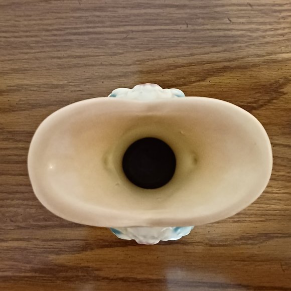 Vintage Hull Art Pottery Water Lilly Vase with Basket Weave Bottom - Picture 6 of 9